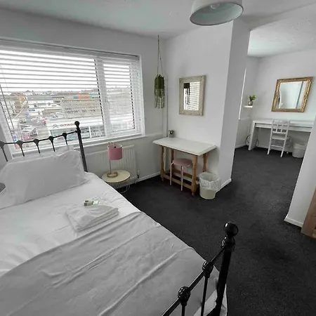 Сasa de vacaciones Amazingly Located 4bedroom House *
