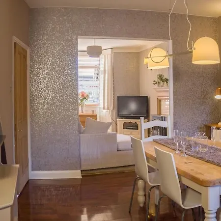 Amazingly Located 4bedroom House * Scarborough