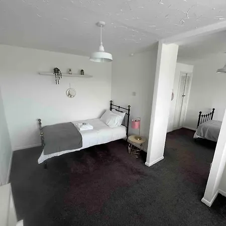Amazingly Located 4bedroom House Сasa de vacaciones